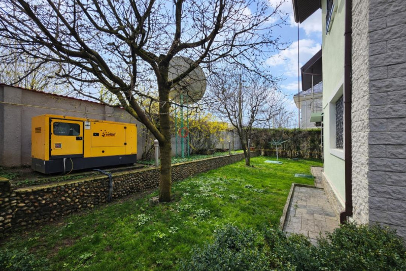 Refugiu exclusivist pe malul lacului Snagov – proprietate rară
