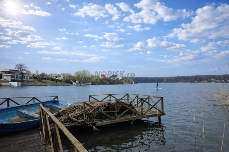 Refugiu exclusivist pe malul lacului Snagov – proprietate rară