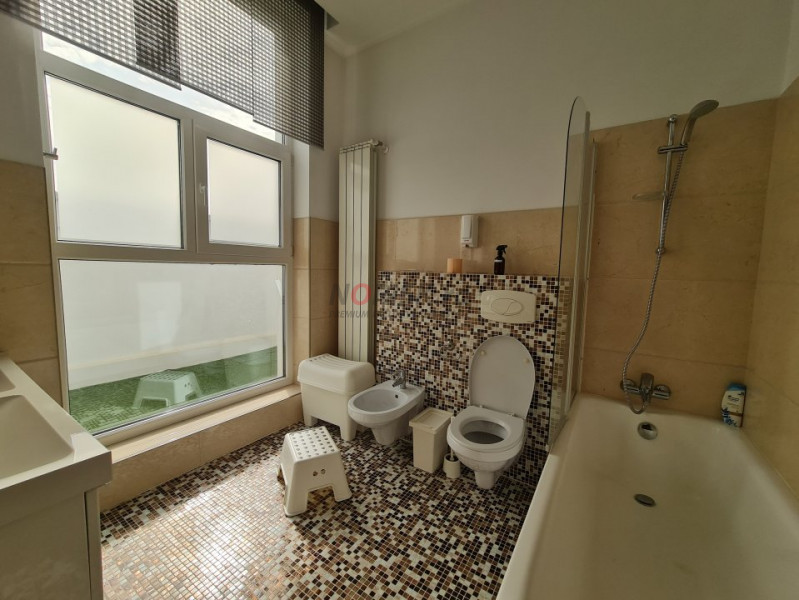 Private Estate lângă București | Vilă, Piscină & Sport Court