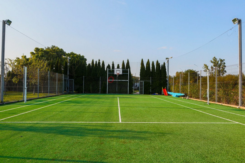 Private Estate lângă București | Vilă, Piscină & Sport Court