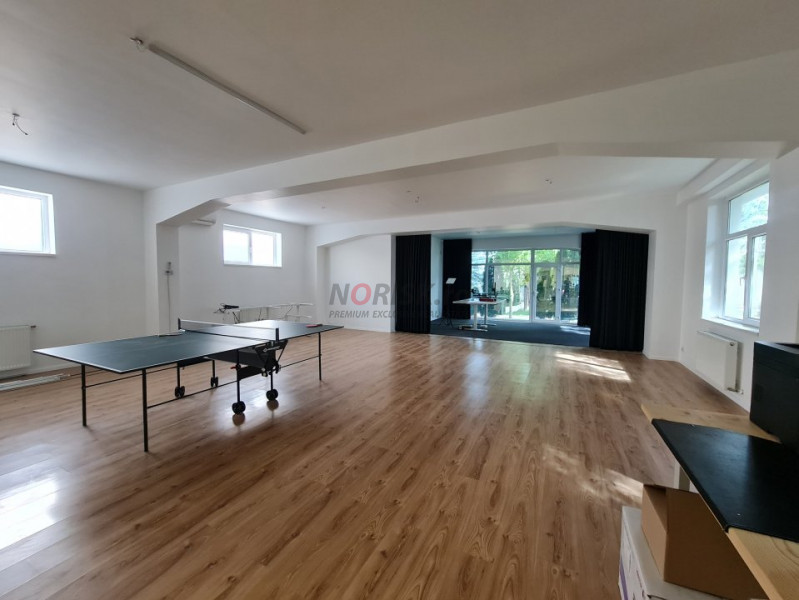 Private Estate lângă București | Vilă, Piscină & Sport Court