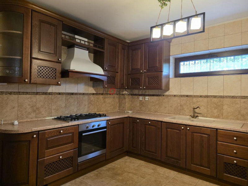 Casă Individuală în Pipera | 242 mp | Zonă Liniștită | Curte Privată
