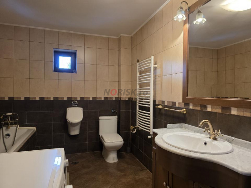 Casă Individuală în Pipera | 242 mp | Zonă Liniștită | Curte Privată