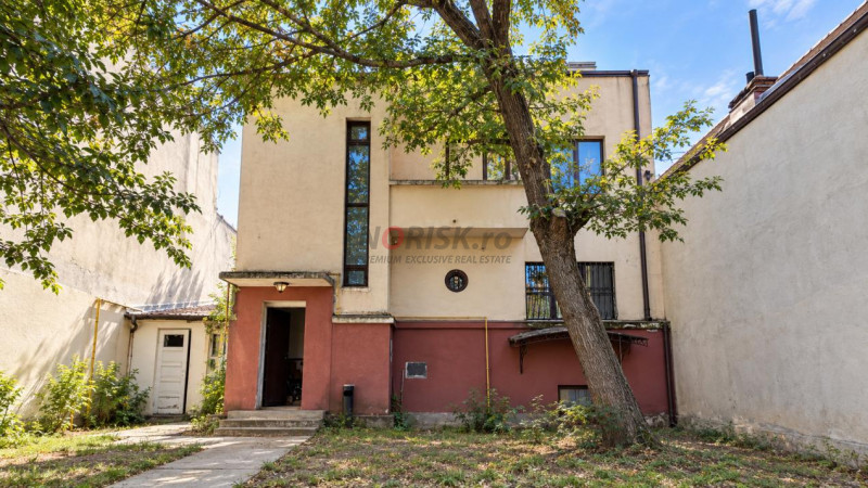 Vilă Art Deco, 7 camere, curte generoasă | Budapesta – Tineretului