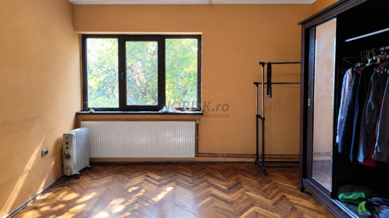 Vilă Art Deco, 7 camere, curte generoasă | Budapesta – Tineretului
