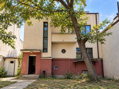 Vilă Art Deco, 7 camere, curte generoasă | Budapesta – Tineretului