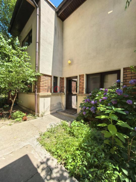 0% APARTAMENT 3 Camere + Anexa | 188 mp și CURTE 122mp Domenii la 10m de Metrou 
