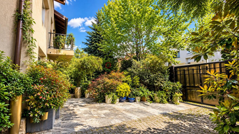 Comfort Living | 5 Camere și Curte Proprie