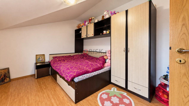 Casă pe malul lacului Snagov, ponton privat și teren 3.000 mp