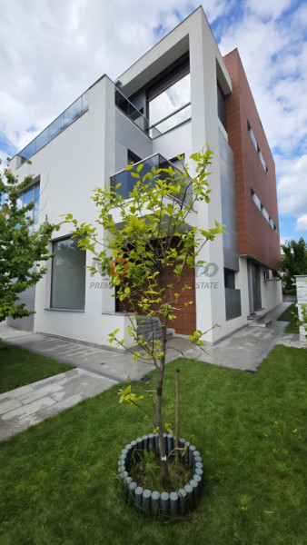 Elite Lakefront Villa – Greenlake