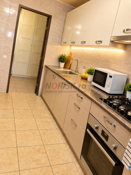  camere decomandat | 66 mp | Etaj 2/4 | Bloc izolat | Râul Doamnei