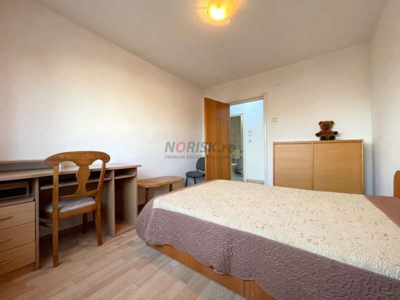 Apartament Spatios 4 Camere Decomandat 93.5mp LUJERULUI 3 min Metrou 