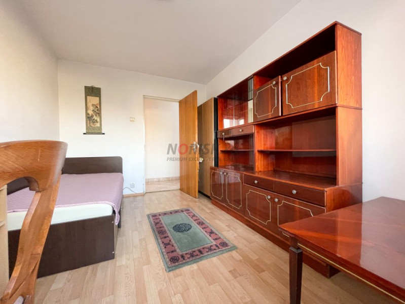 Apartament Spatios 4 Camere Decomandat 93.5mp LUJERULUI 3 min Metrou 