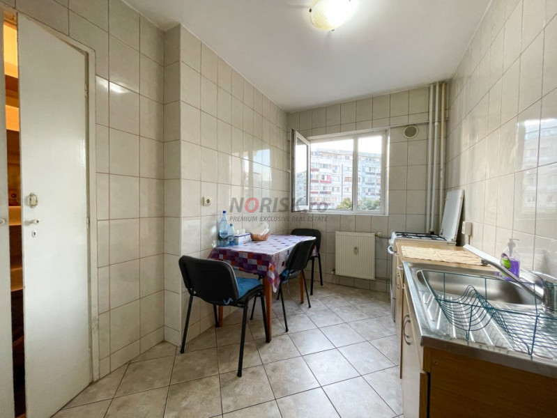 Apartament Spatios 4 Camere Decomandat 93.5mp LUJERULUI 3 min Metrou 