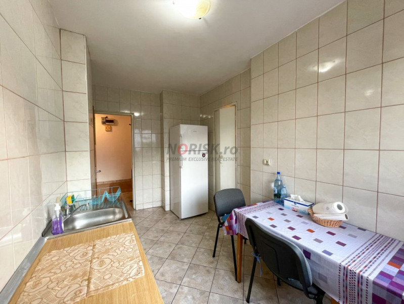 Apartament Spatios 4 Camere Decomandat 93.5mp LUJERULUI 3 min Metrou 