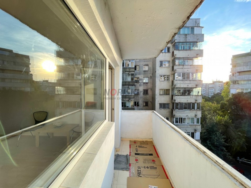 Apartament Spatios 4 Camere Decomandat 93.5mp LUJERULUI 3 min Metrou 