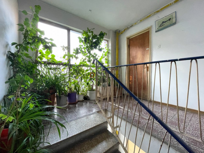 Apartament Spatios 4 Camere Decomandat 93.5mp LUJERULUI 3 min Metrou 