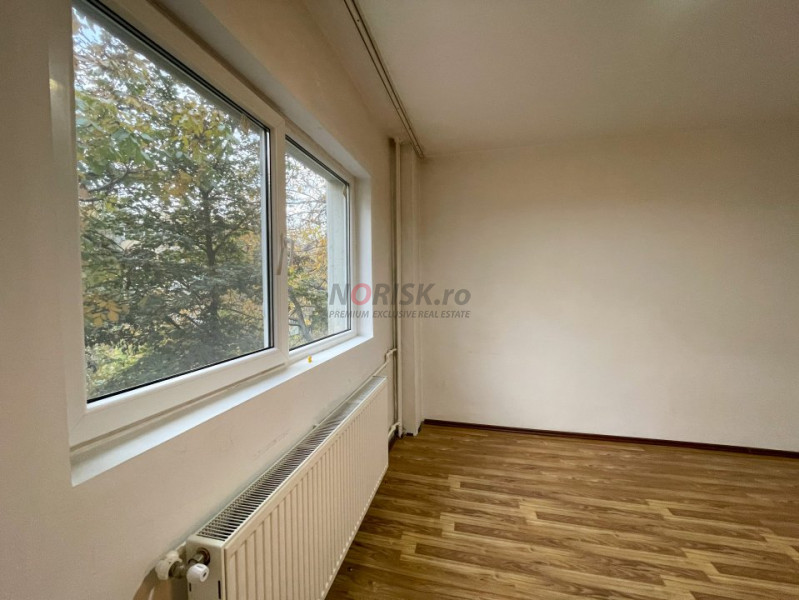 VANZARE Apartament 2 Camere 54mp APUSULUI 2/4 Bloc 1985