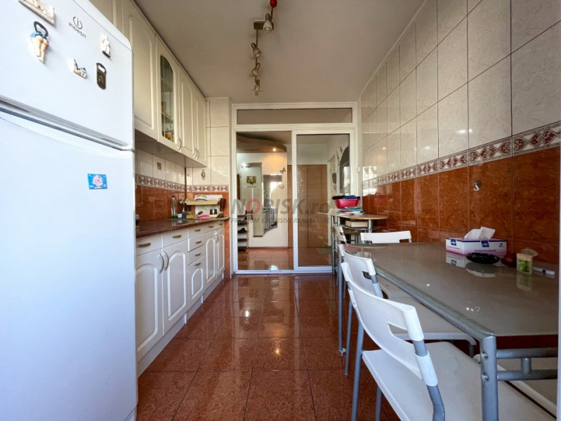 LUJERULUI 5 Minute Apartament 3 Camere 70mp 2 Bai Bloc 1980