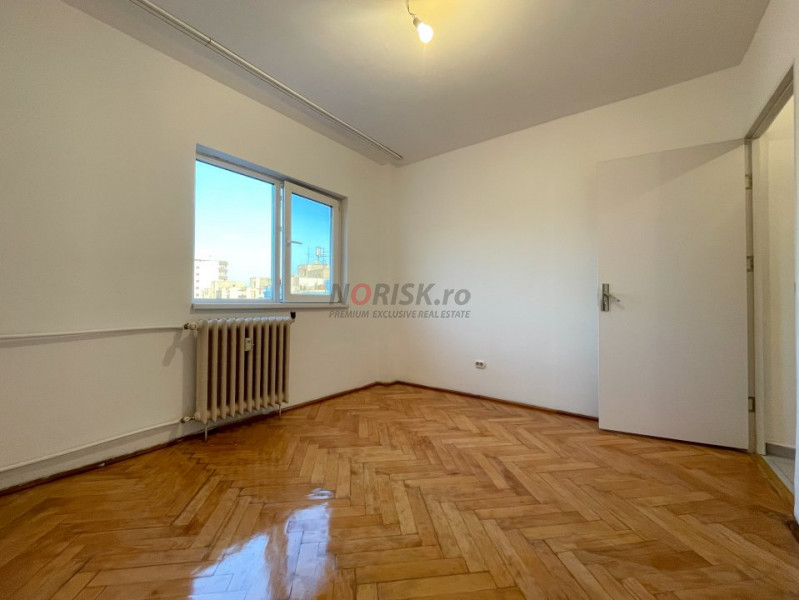 Apartament 3 Camere 71mp Decomandat Bloc 1981 3m LUJERULUI Metrou