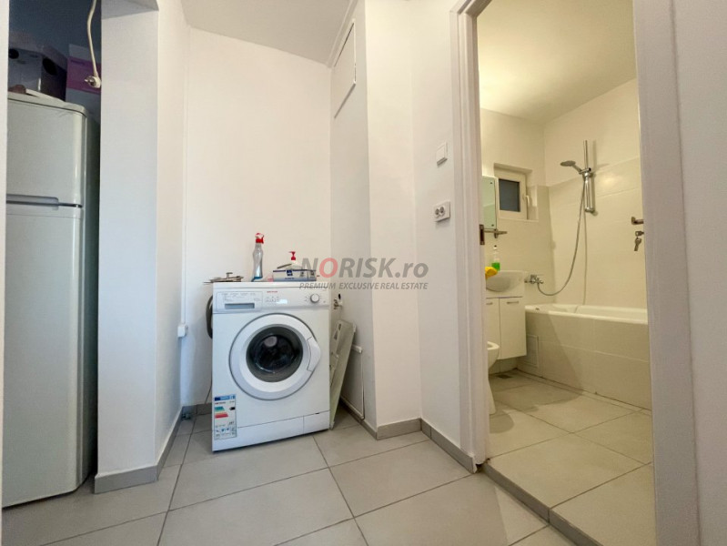 Apartament 3 Camere 71mp Decomandat Bloc 1981 3m LUJERULUI Metrou