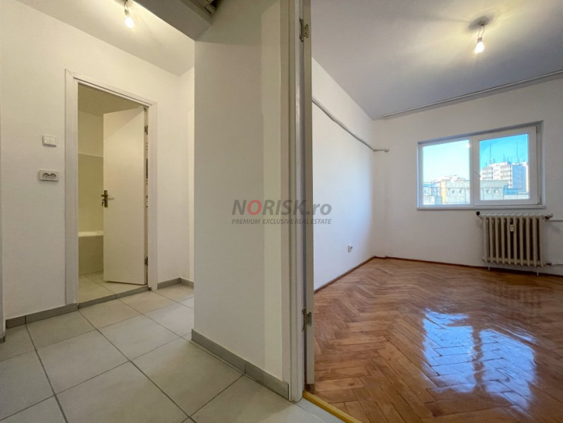 Apartament 3 Camere 71mp Decomandat Bloc 1981 3m LUJERULUI Metrou