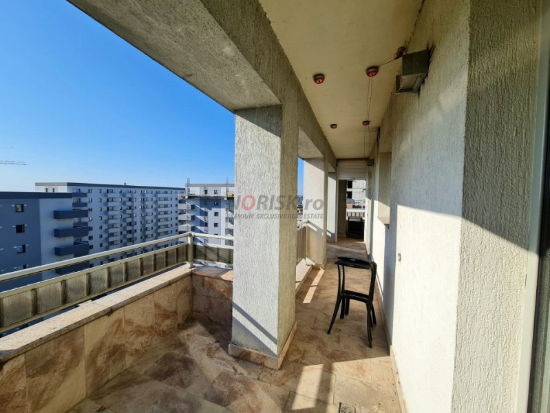 Apartament foarte spatios (208mp) cu 4 Camere-Panoramic