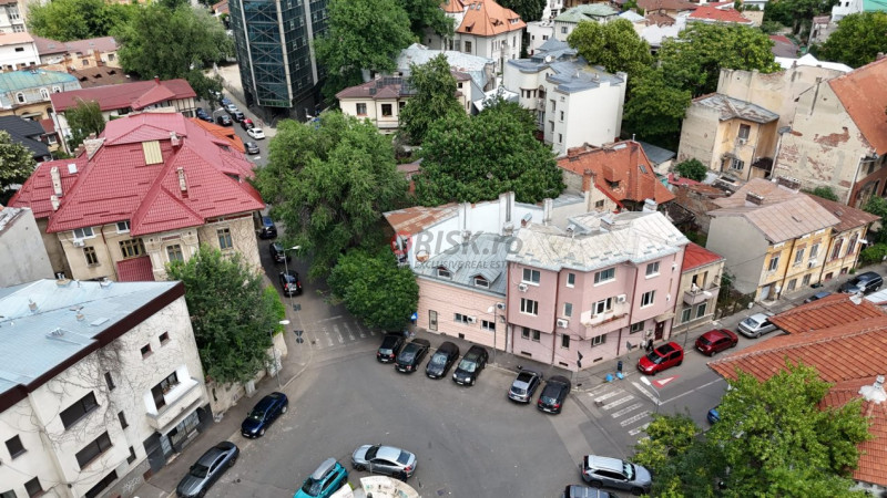 Toamnei - sediu de firma sau apartamentent pentru investitie