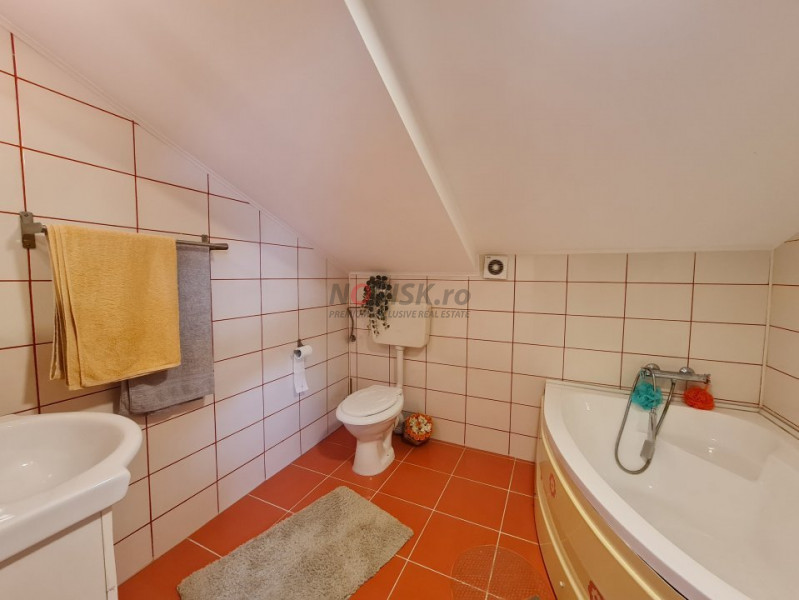 EXCLUSIVITATE – Apartament Spațios cu Mansardă | 3 Camere | 130 mp