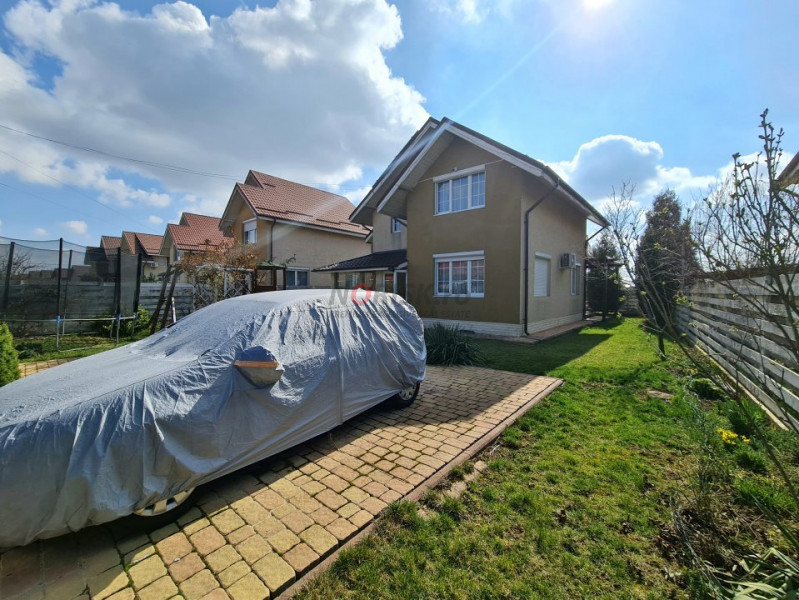 Vila 4 Camere, - Panouri Solare, Sistem Alarmă și Grădină - Domnești