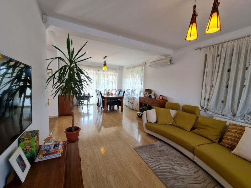 Vila 4 Camere, - Panouri Solare, Sistem Alarmă și Grădină - Domnești
