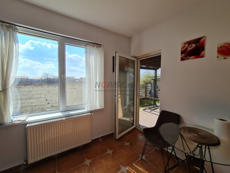 Vila 4 Camere, - Panouri Solare, Sistem Alarmă și Grădină - Domnești