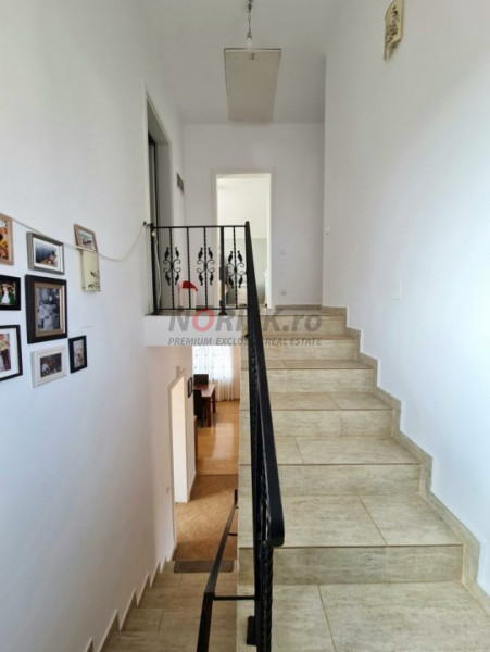 Vila 4 Camere, - Panouri Solare, Sistem Alarmă și Grădină - Domnești