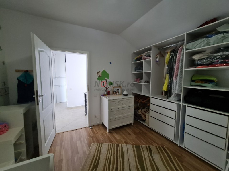 Vila 4 Camere, - Panouri Solare, Sistem Alarmă și Grădină - Domnești
