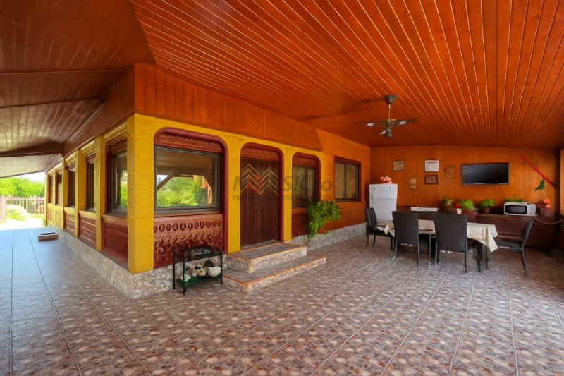 Casă solidă, complet renovată, cu terasă generoasă – Bolintin Vale