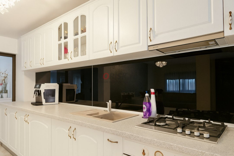 Casă solidă, complet renovată, cu terasă generoasă – Bolintin Vale