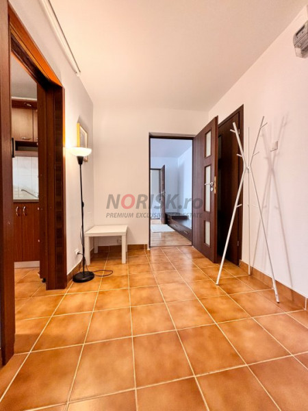 Apartament 3 Camere Decomandat GORJULUI 67mp Centrala Proprie Bloc 1982
