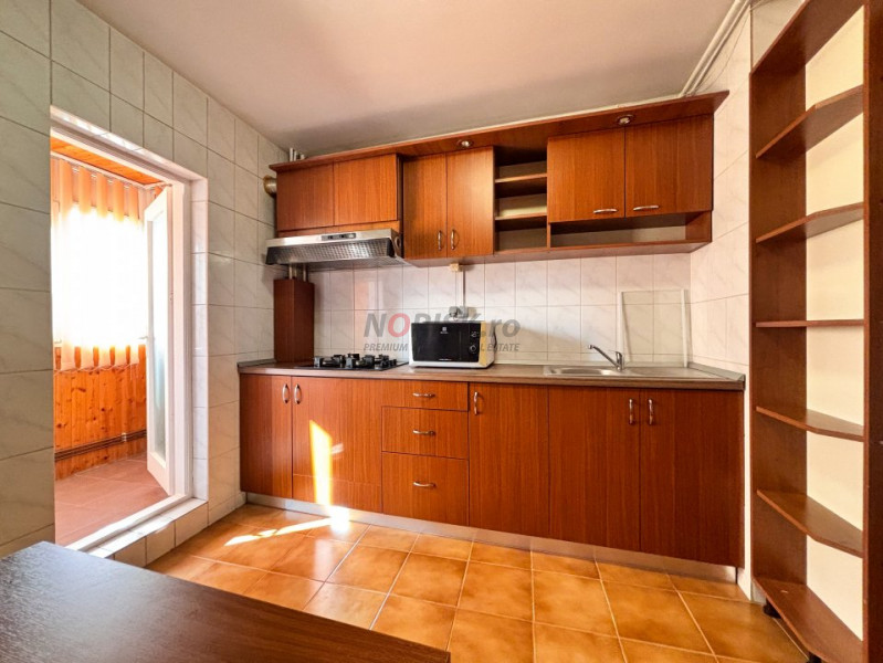 Apartament 3 Camere Decomandat GORJULUI 67mp Centrala Proprie Bloc 1982