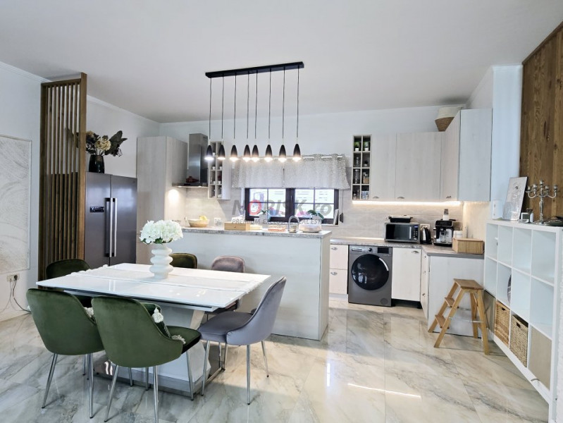 Vila modernă în Cernica – 4 camere, teren 331 mp, pret super!