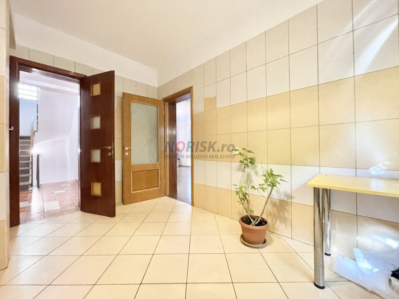 VILA 7 CAMERE 260 MP I - NORDUL CAPITALEI I Elegantă I LINIȘTE I 500 MP TEREN