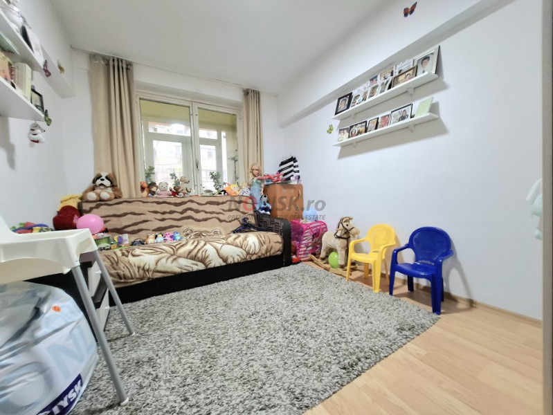 3 Camere | 69mp | Decomandat | Teiul Doamnei | Parcare | Ocazie