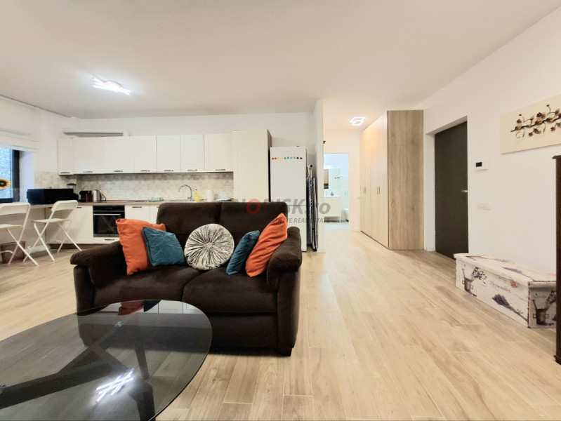 2 Camere | 68mp | LUX | Iancu Nicolae | Gran Park | Piscina