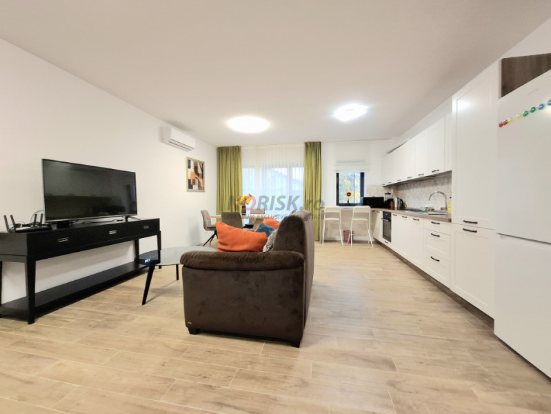 2 Camere | 68mp | LUX | Iancu Nicolae | Gran Park | Piscina