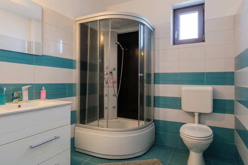 Vilă spațioasă în Ciorogârla, teren 656 mp, mansardă 80 mp