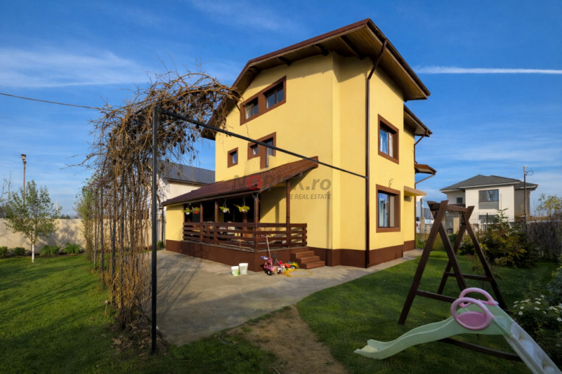 Vilă Spațioasă • Teren 656 mp & Kit Fotovoltaic Inclus