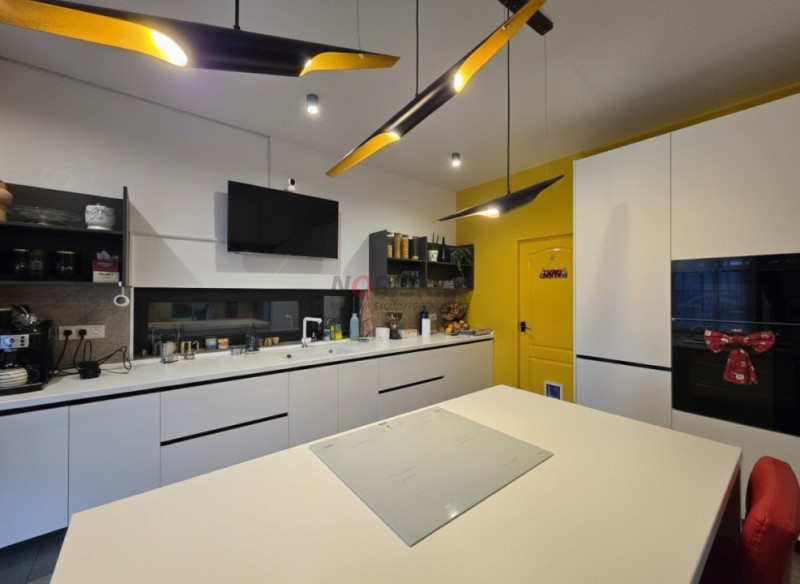 Reședință Modernă cu Standarde Tehnice Ridicate