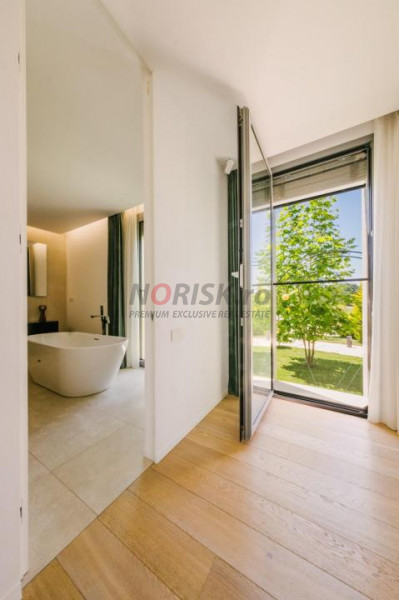 Comunitate exclusivistă - vilă modernă în mijlocul naturii