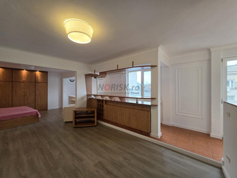 Townhouse urban renovat | Parcul Carol – Rond Regina Maria