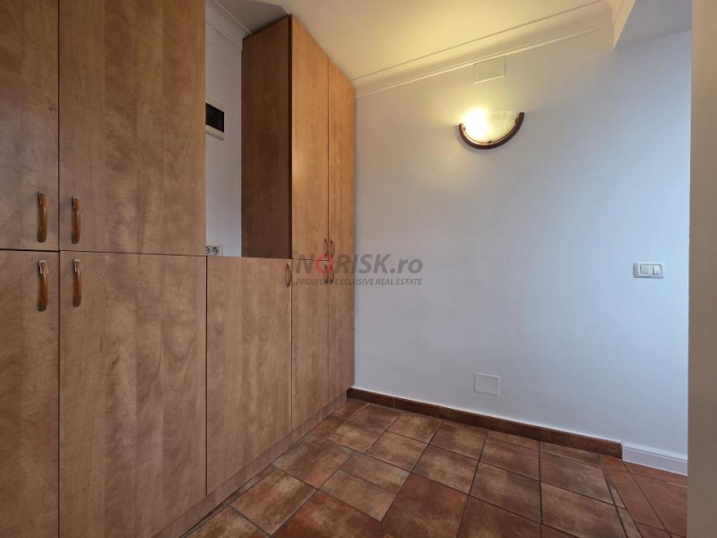 Townhouse urban renovat | Parcul Carol – Rond Regina Maria