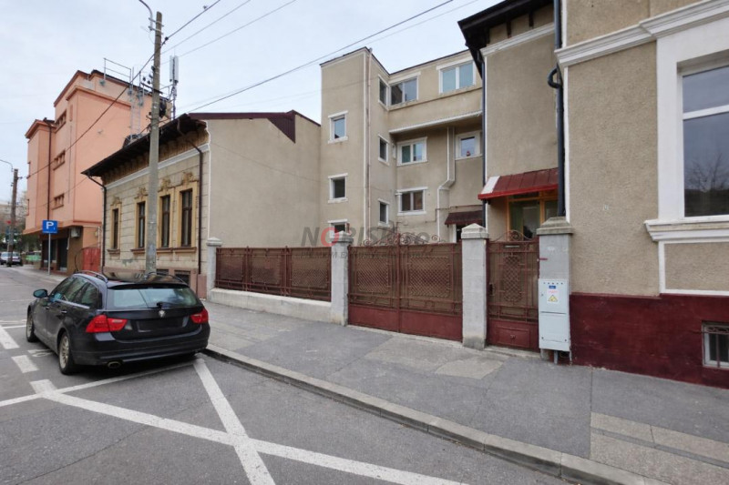 Townhouse urban renovat | Parcul Carol – Rond Regina Maria